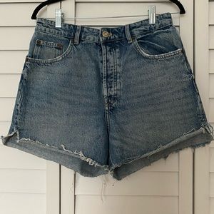 ZARA Slit Straight Denim Short